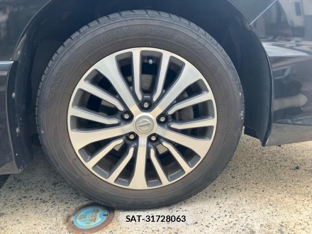 Nissan SERENA 2015-11 8414920-3
