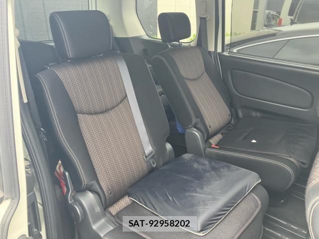 Nissan SERENA 2016-02 8414916-9