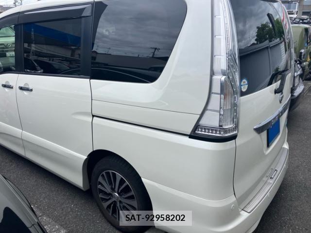 Nissan SERENA 2016-02 8414916-3