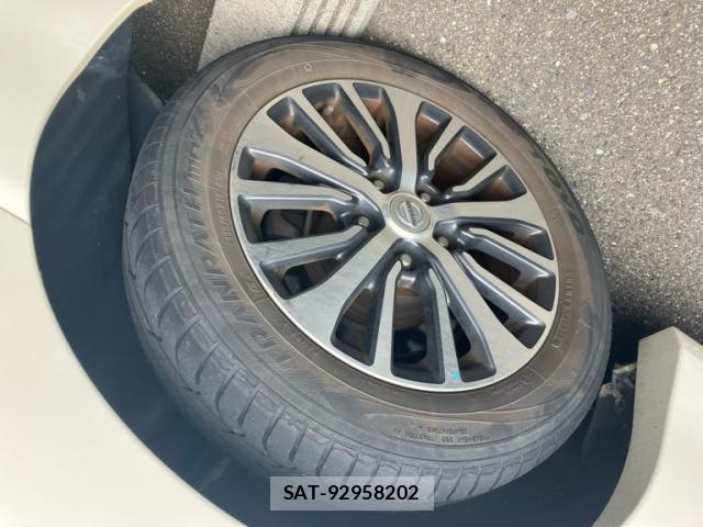 Nissan SERENA 2016-02 8414916-6