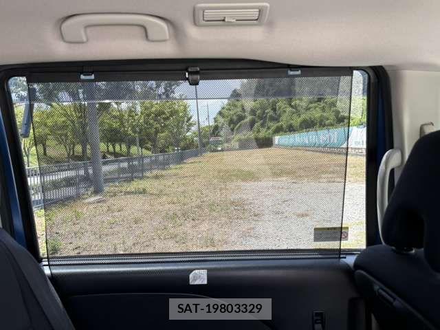 Nissan SERENA 2017-04 8414898-11