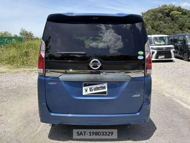 Nissan SERENA 2017-04 8414898-4