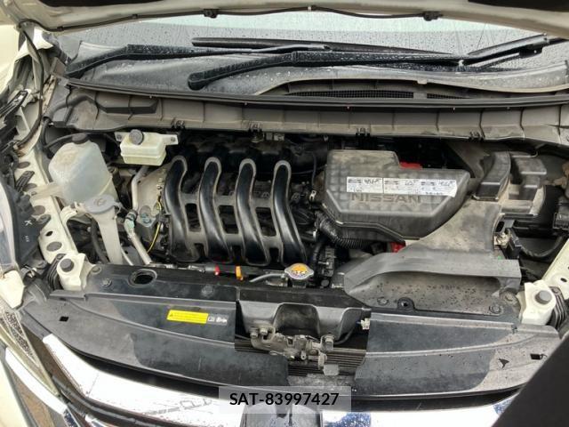 Nissan SERENA 2016-10 8414910-11
