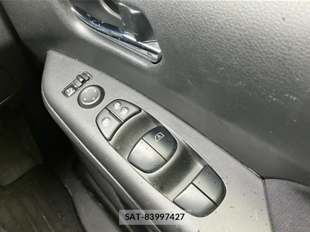 Nissan SERENA 2016-10 8414910-12