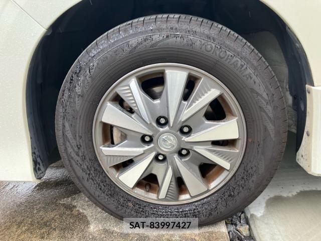 Nissan SERENA 2016-10 8414910-7