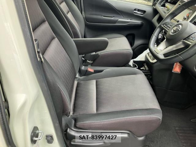 Nissan SERENA 2016-10 8414910-8