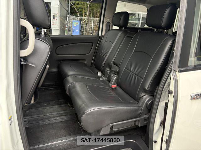 Nissan SERENA 2014-01 8414918-4
