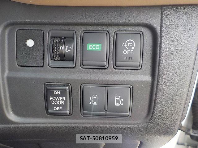 Nissan SERENA 2017-12 8414892-15