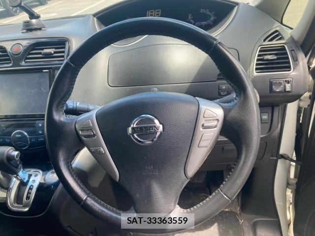 Nissan SERENA 2016-04 8414919-17