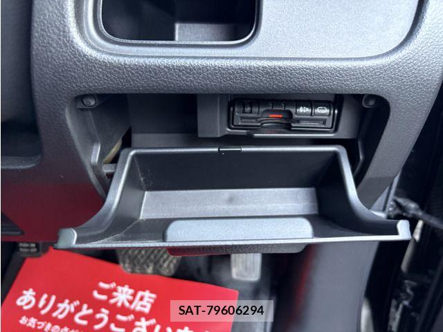 Nissan SERENA 2013-07 8414923-8