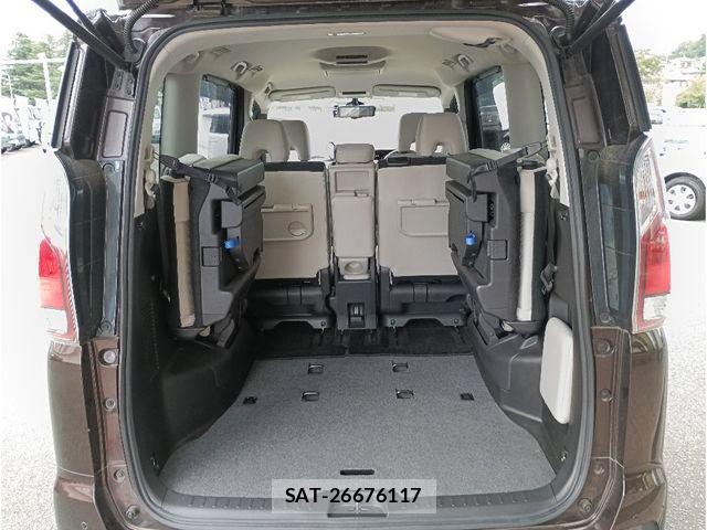 Nissan SERENA 2016-10 8414891-11