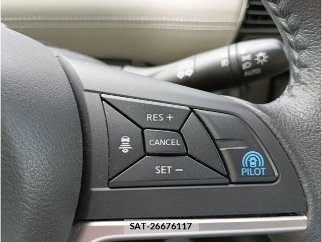 Nissan SERENA 2016-10 8414891-22