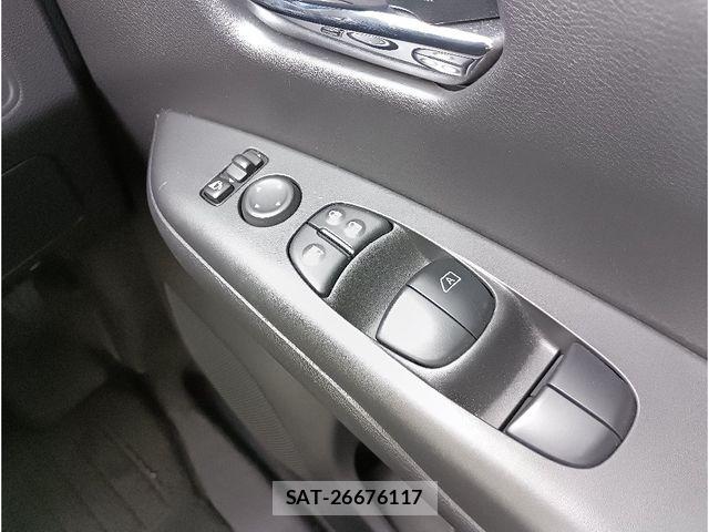 Nissan SERENA 2016-10 8414891-24