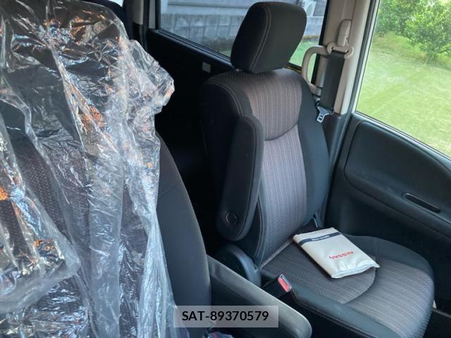 Nissan SERENA 2014-01 8414933-9
