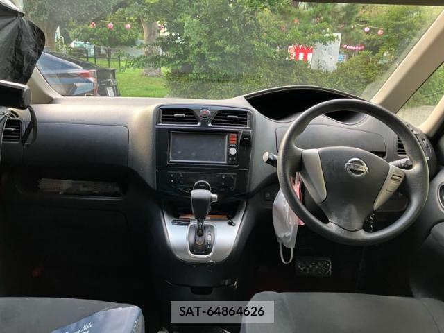 Nissan SERENA 2013-08 8438874-15