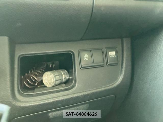 Nissan SERENA 2013-08 8438874-16