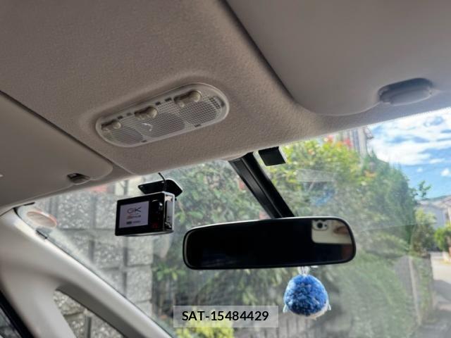 Nissan SERENA 2013-10 8438875-15