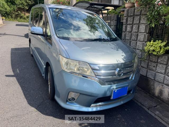 Nissan SERENA 2013-10 8438875-1