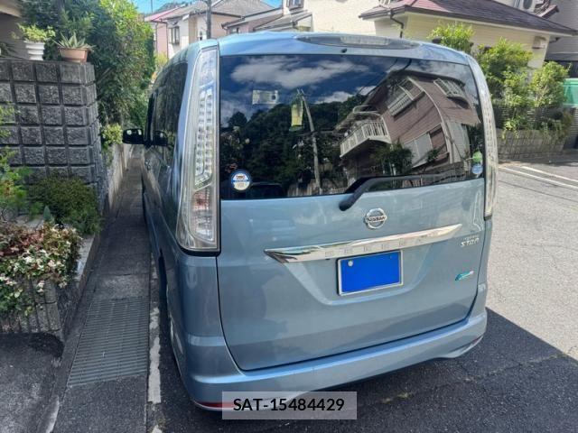 Nissan SERENA 2013-10 8438875-2