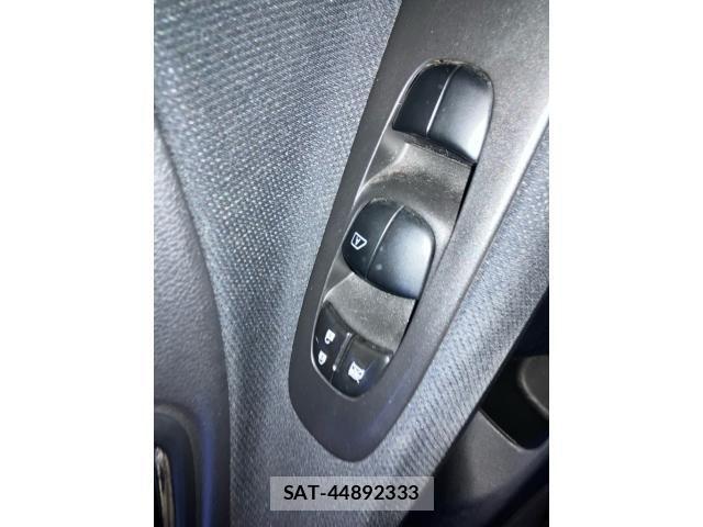 Nissan SERENA 2014-09 8438877-11