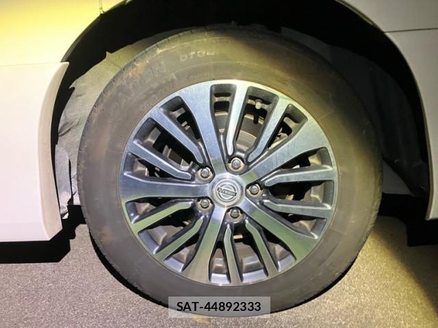 Nissan SERENA 2014-09 8438877-7