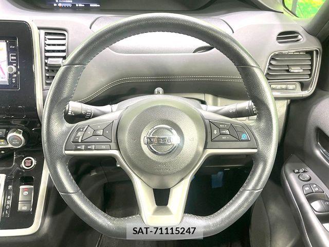 Nissan SERENA 2016-11 8437514-11
