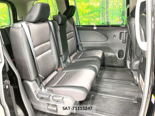 Nissan SERENA 2016-11 8437514-8