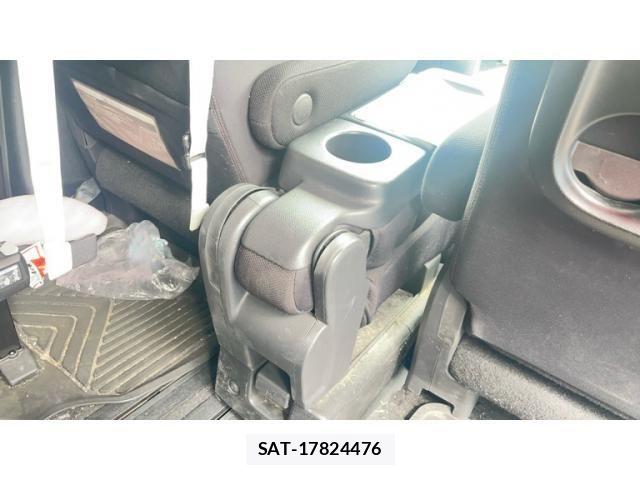 Nissan SERENA 2013-07 8438873-20