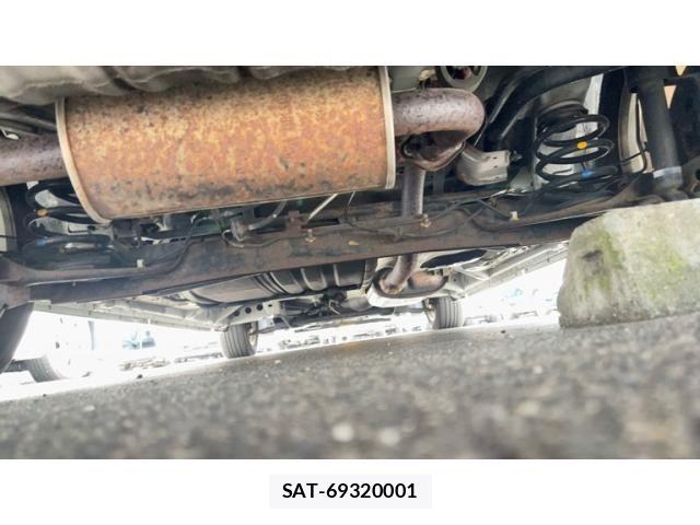 Nissan SERENA 2013-09 8438869-21