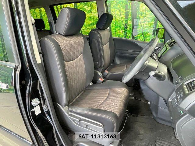 Nissan SERENA 2015-11 8438868-6