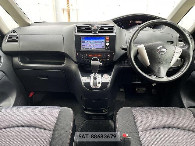 Nissan SERENA 2013-08 8438871-1