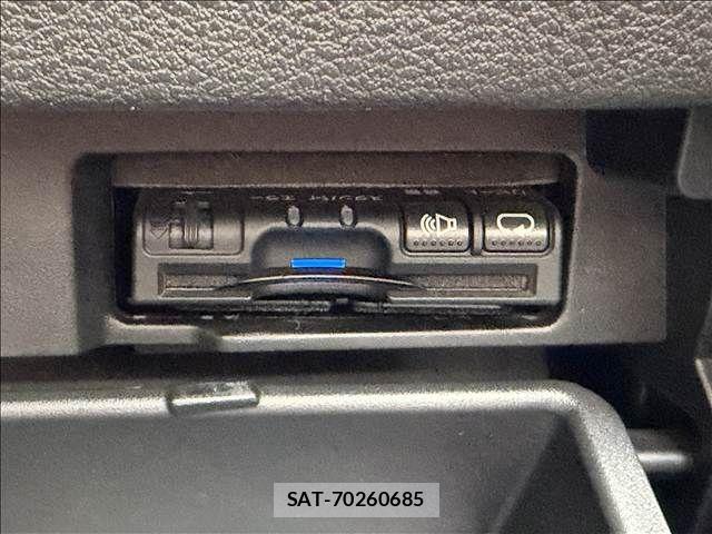 Nissan SERENA 2018-01 8458391-14