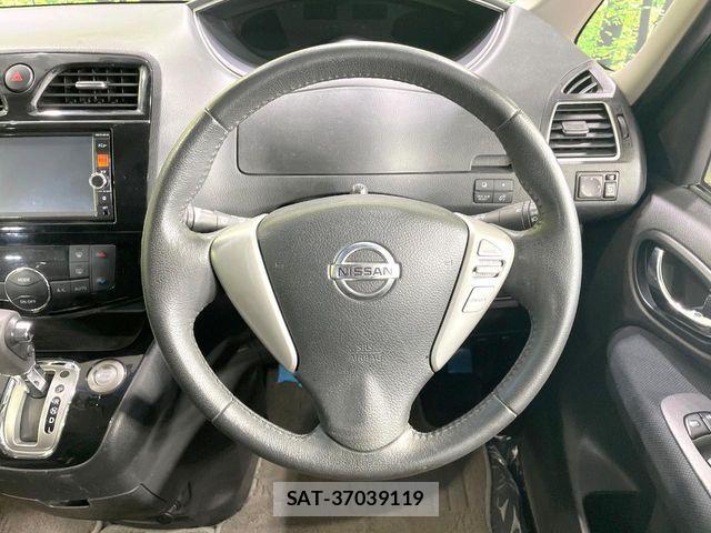 Nissan SERENA 2014-10 8458394-11