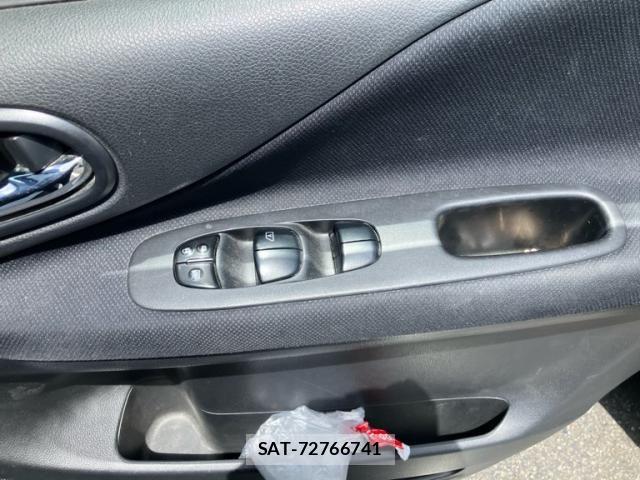Nissan SERENA 2015-05 8458401-13