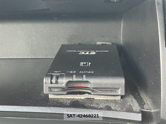 Nissan SERENA 2014-06 8458397-27