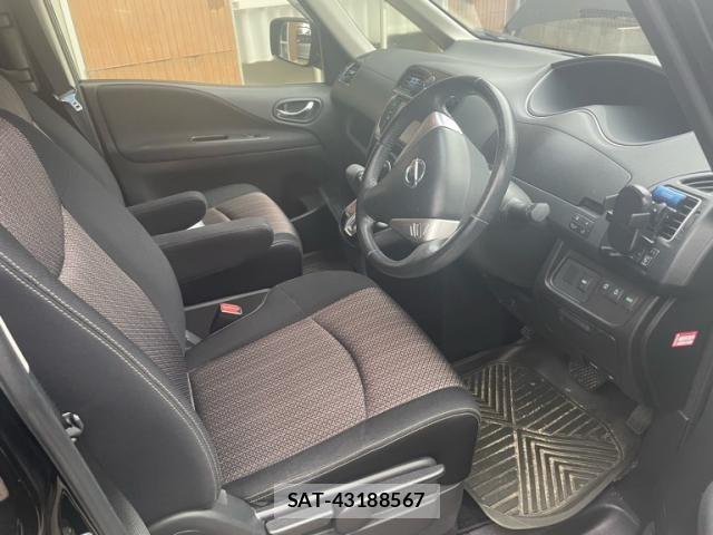 Nissan SERENA 2014-02 8458400-12