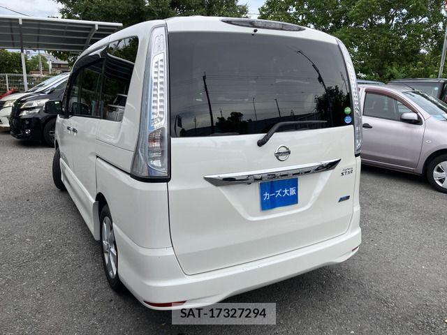 Nissan SERENA 2013-10 8458399-2