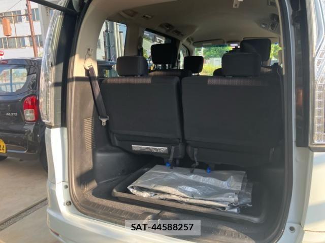 Nissan SERENA 2014-08 8486070-8