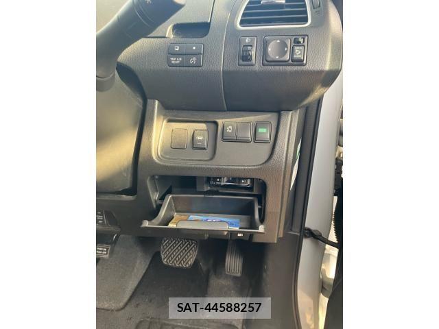 Nissan SERENA 2014-08 8486070-13