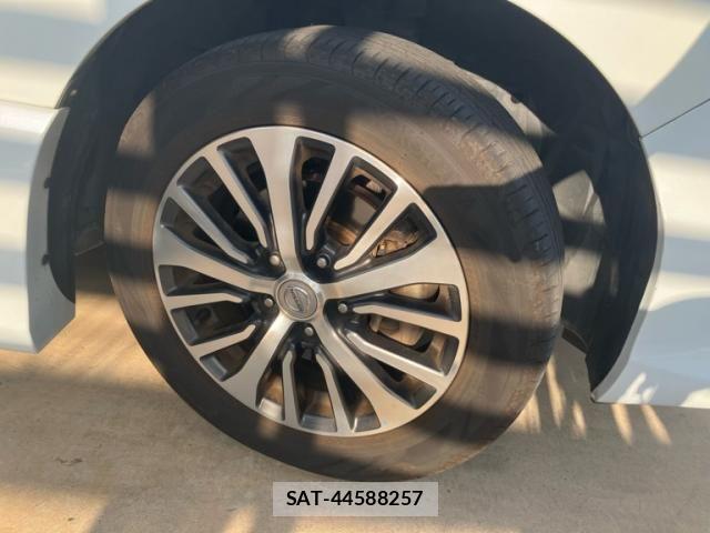 Nissan SERENA 2014-08 8486070-4