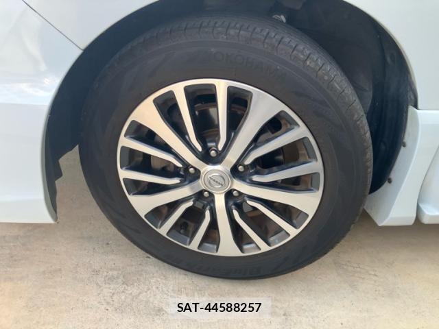 Nissan SERENA 2014-08 8486070-7
