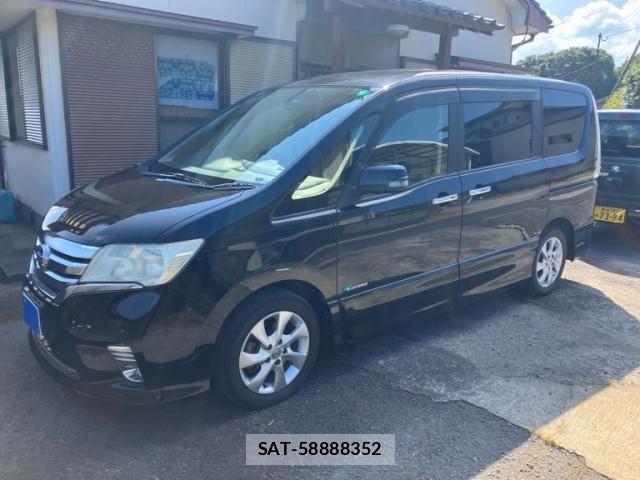 Nissan SERENA 2013-10 8486071-0