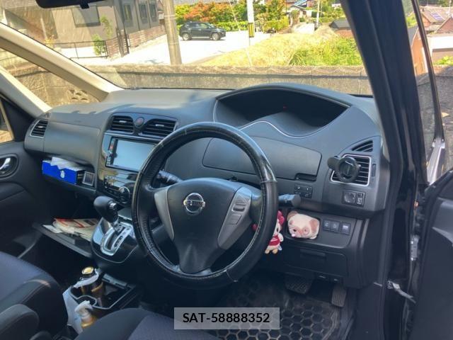 Nissan SERENA 2013-10 8486071-12