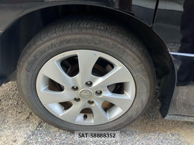 Nissan SERENA 2013-10 8486071-5