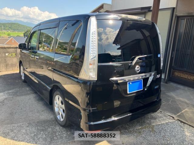 Nissan SERENA 2013-10 8486071-8