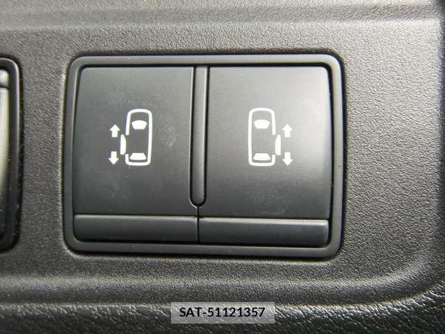 Nissan SERENA 2018-02 8527281-11