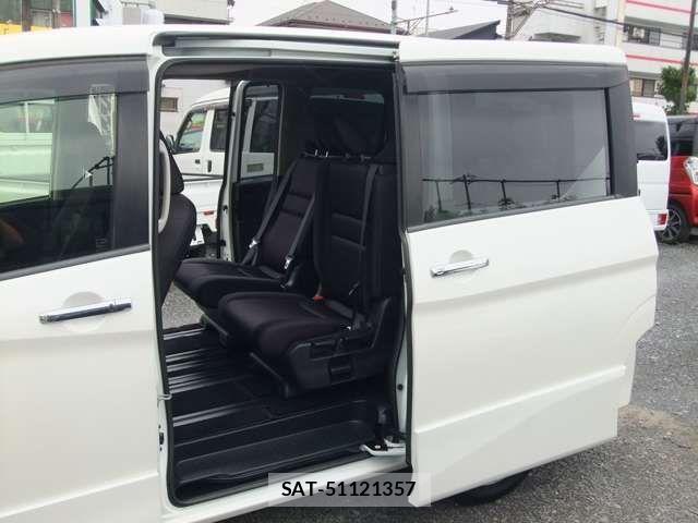 Nissan SERENA 2018-02 8527281-12