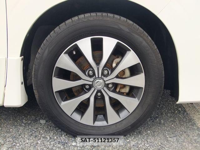 Nissan SERENA 2018-02 8527281-24