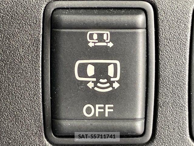 Nissan SERENA 2017-02 8527290-5