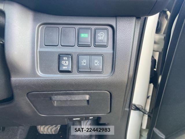 Nissan SERENA 2018-03 8527313-14